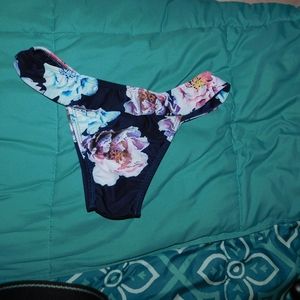 Bathing suit bottoms (no tag)